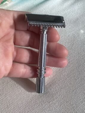 Vintage GEM Micromatic Open Comb Single Edge Safety Razor Silver Tone